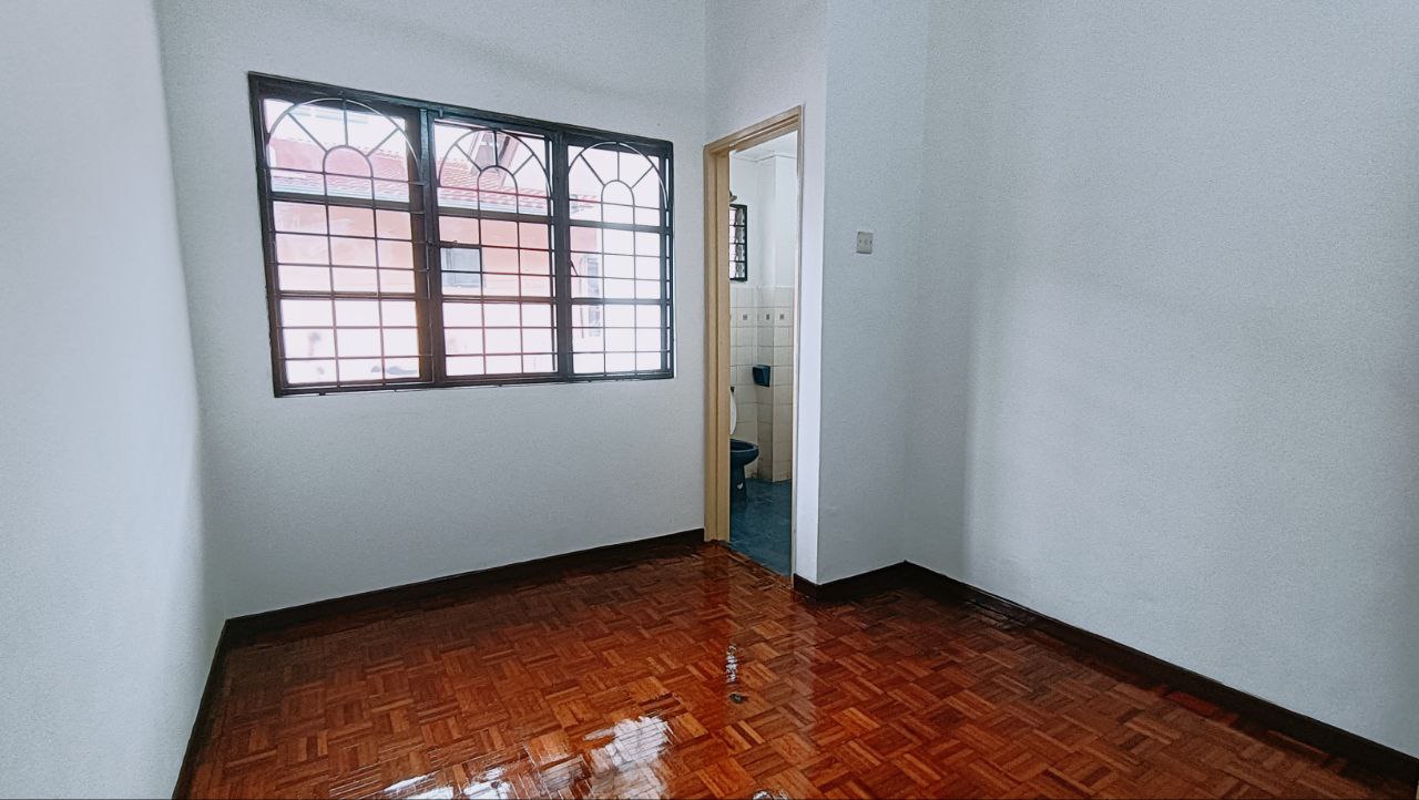 End Lot 2 Storey Terrace PJS5 Taman Desaria - photo 13