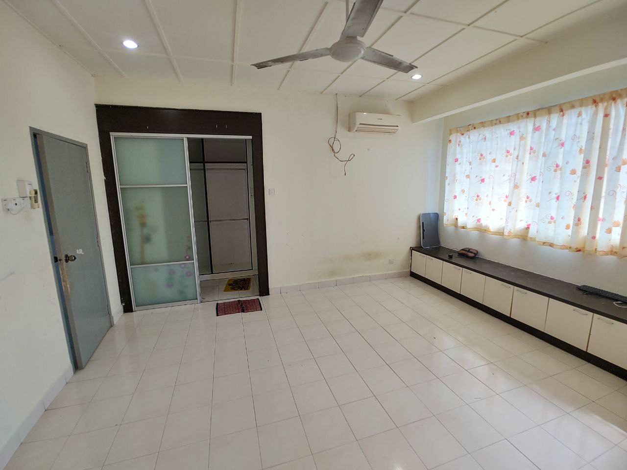 End Lot Double Storey Terrace Prima Saujana Kajang - photo 2