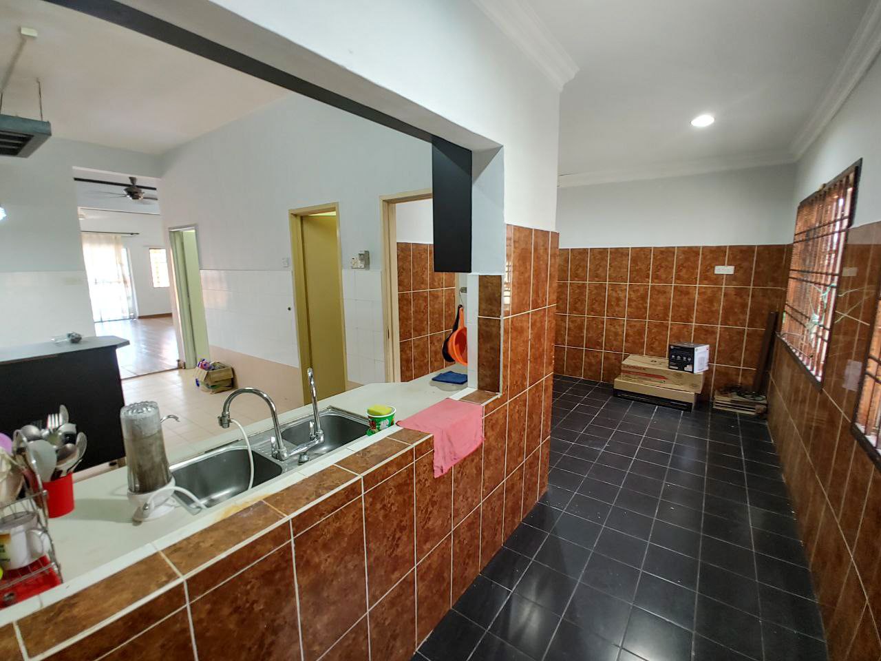 End Lot Double Storey Terrace Prima Saujana Kajang - photo 4