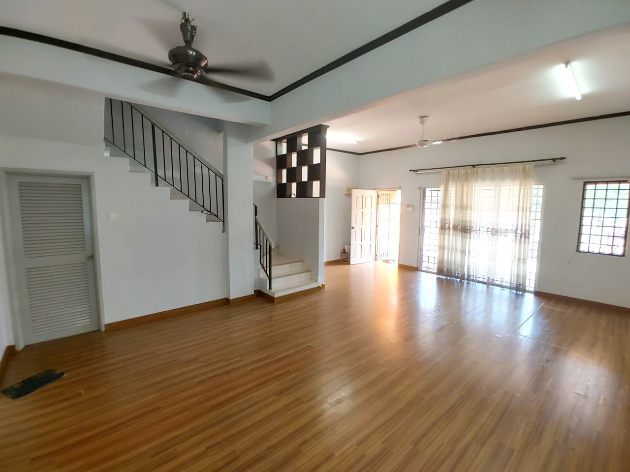 End Lot Double Storey Terrace Prima Saujana Kajang - photo 5