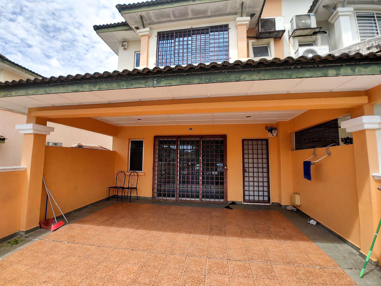 End Lot Double Storey Terrace Prima Saujana Kajang - photo 7