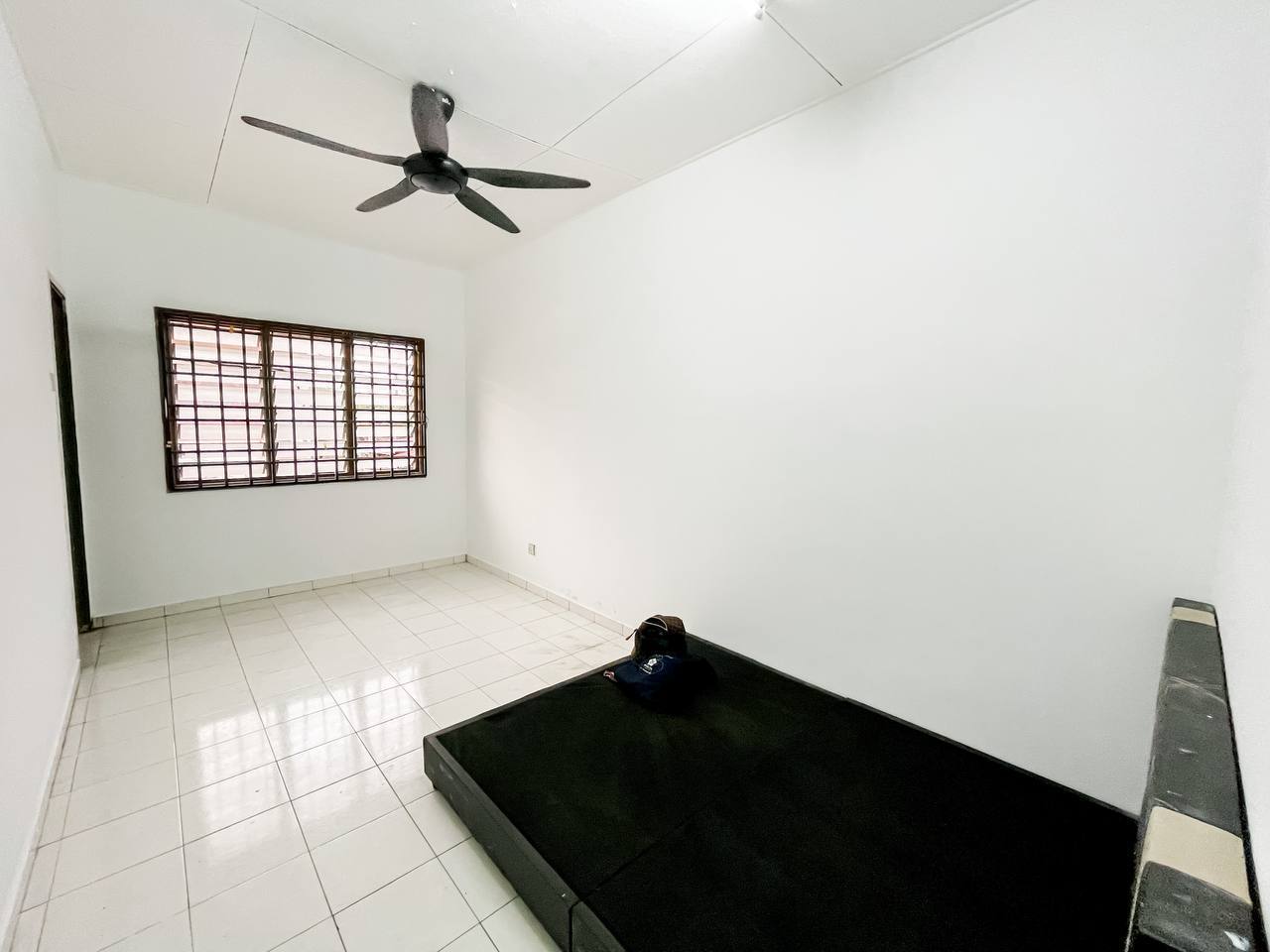 End Lot 2 Storey Terrace Taman Camellia - photo 6