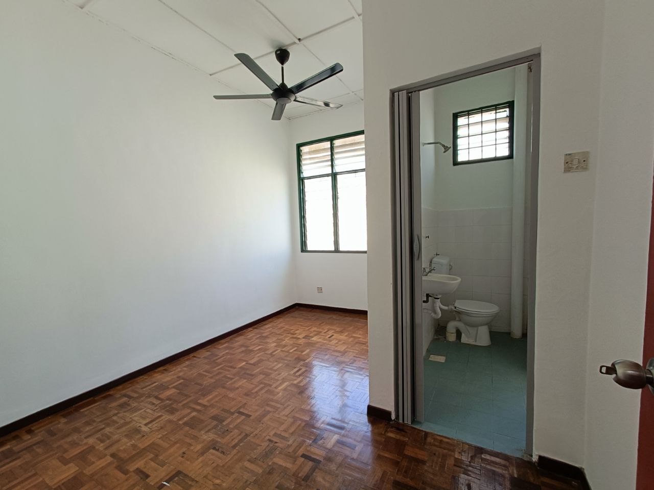 End Lot 2 Storey Terrace Saujana Puchong - photo 9