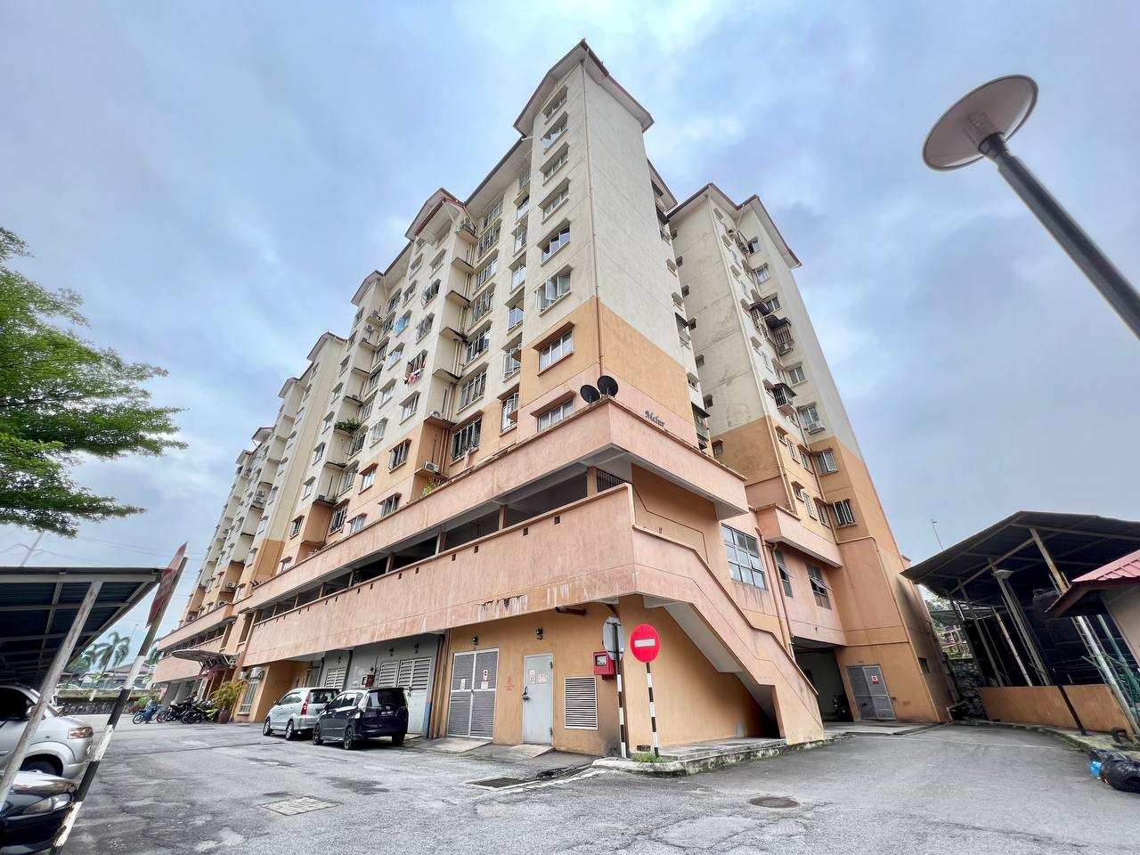 Merdeka VIlal Apartment Blok Melur Ampang - photo 2