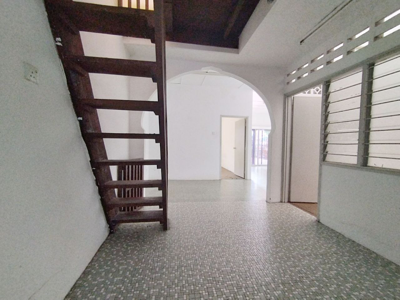 Single Storey Terrace Taman Maluri - photo 4