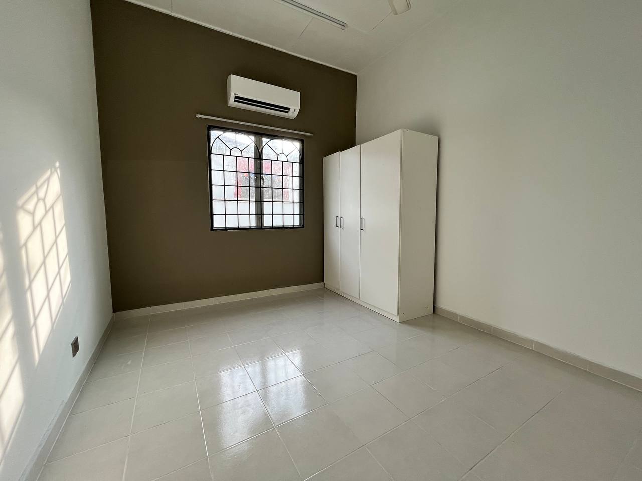 Single Storey Bungalow Taman Tasik Semenyih - photo 6