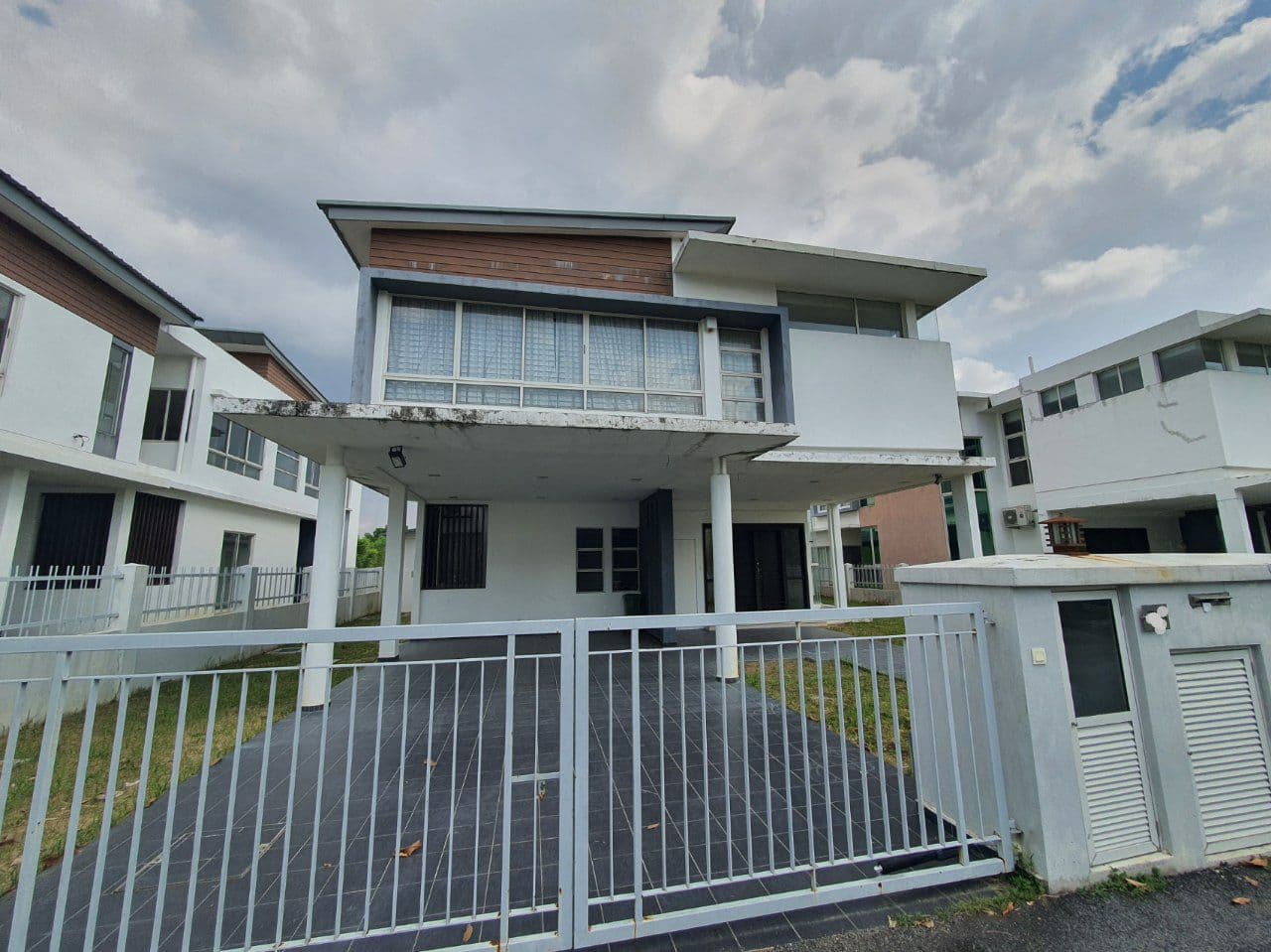 2 Storey Bungalow Amandarii Anjung Residensi