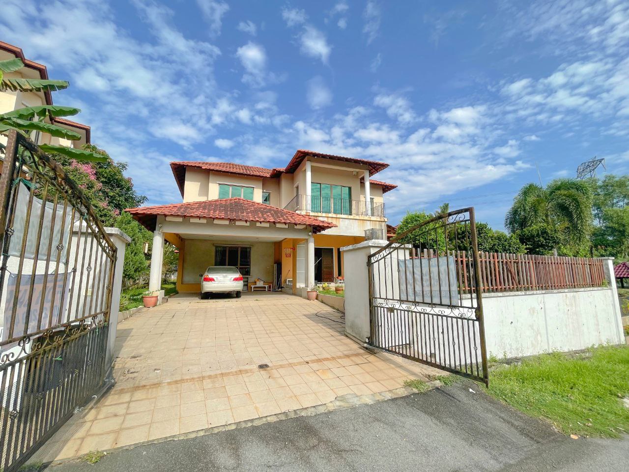 Double STOREY BUNGALOW  PUTRA HILL RESIDENCY