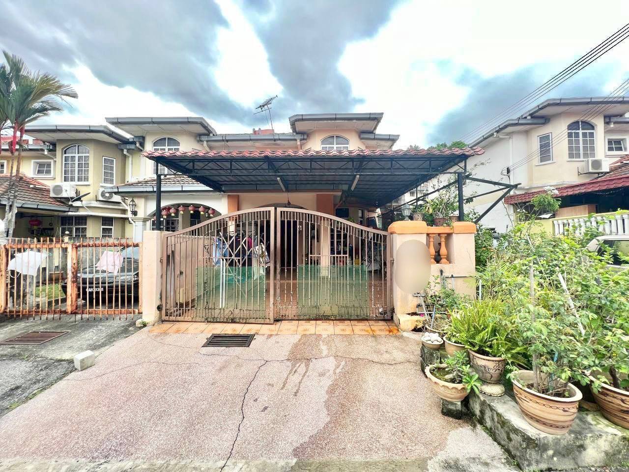 End Lot Double Storey Terrace,Bandar Bukit Puchong