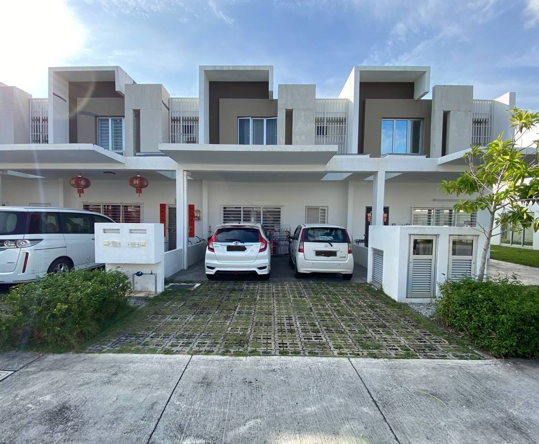Double Storey Terrace at Casa Green Cybersouth