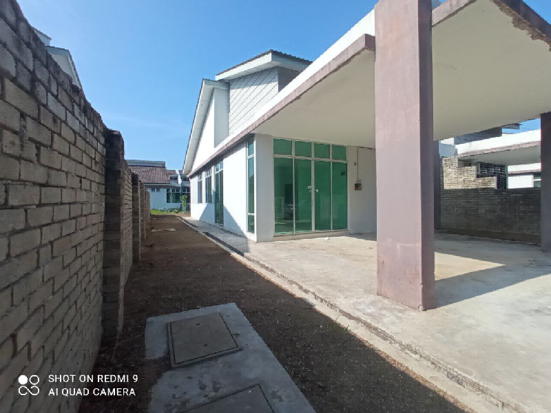 Rumah semi-d intermediate di Perumahan Cempaka 6 - photo 4