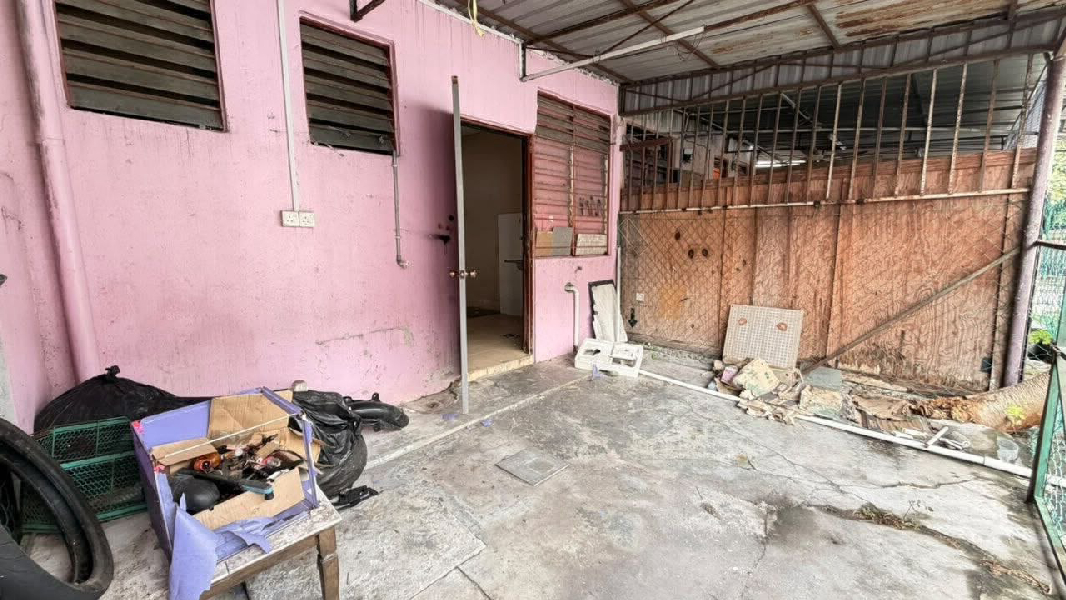 Double Storey Low Cost Taman Budiman Banting - photo 2