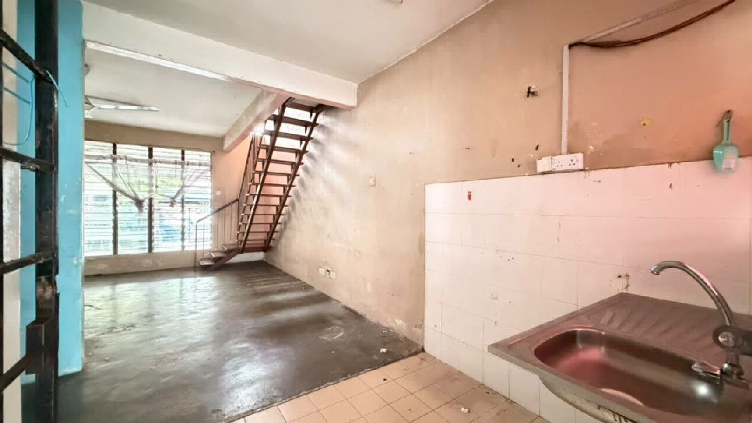 Double Storey Low Cost Taman Budiman Banting - photo 3
