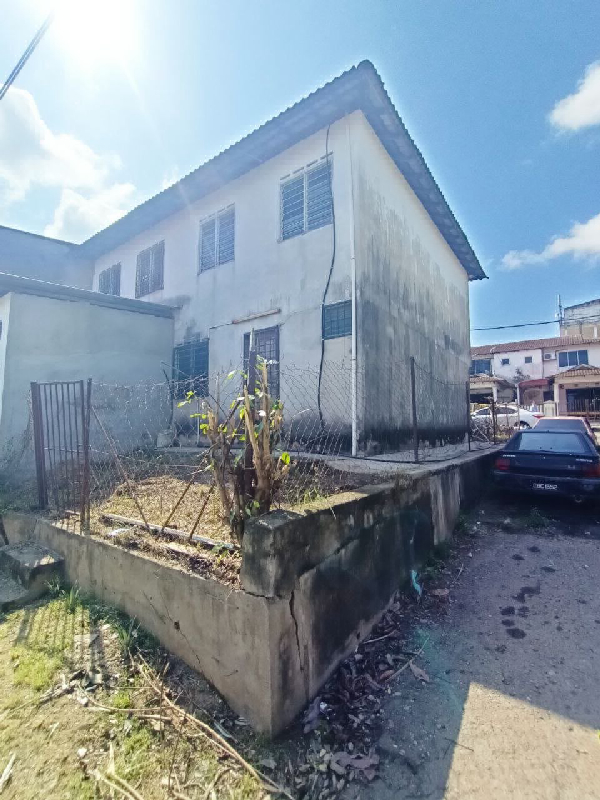 End Lot Teres 2 Tingkat Taman Temerloh Makmur - photo 2