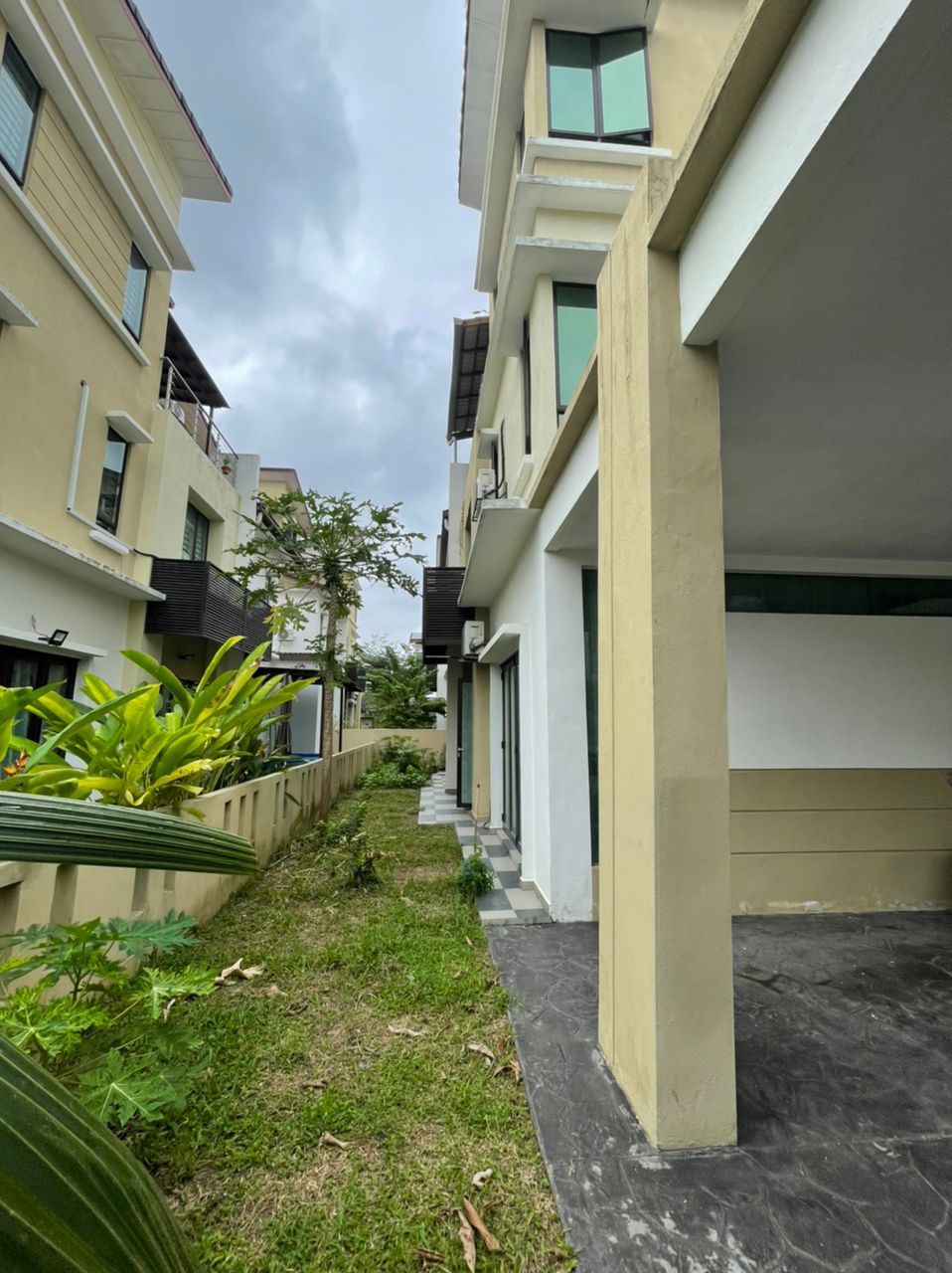 Cheapest 3 Storey Semi D Taman Tropika 2 Bangi - photo 13