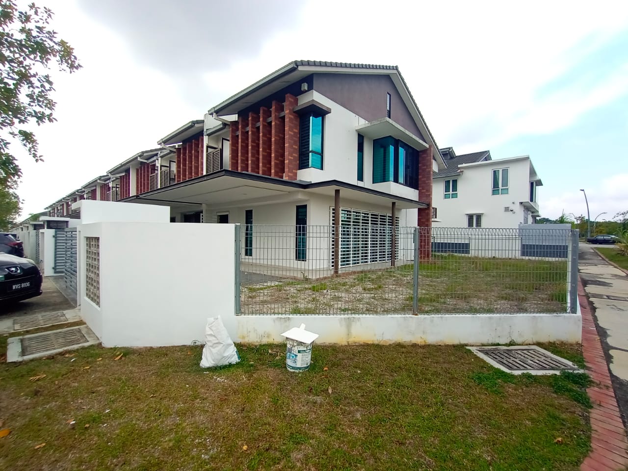 Elmina Valley 2 Corner Lot, West Elmina