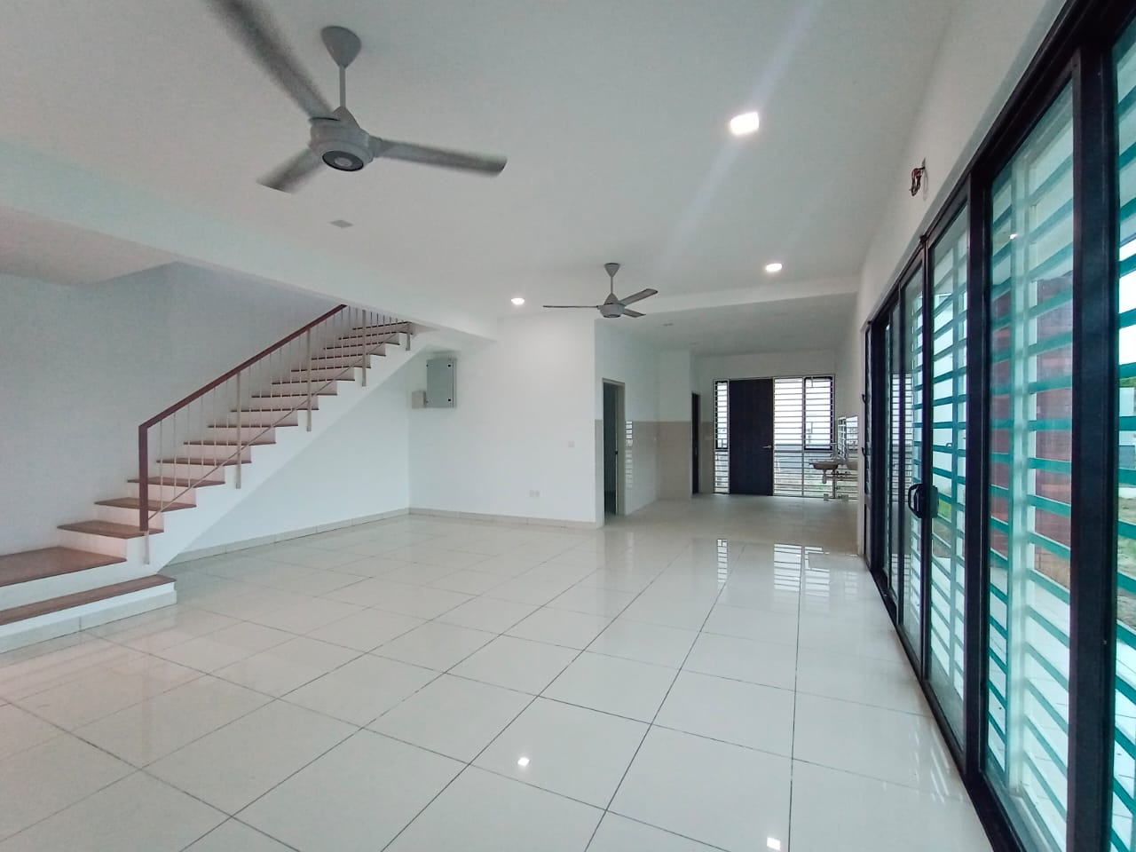 Elmina Valley 2 Corner Lot, West Elmina - photo 5