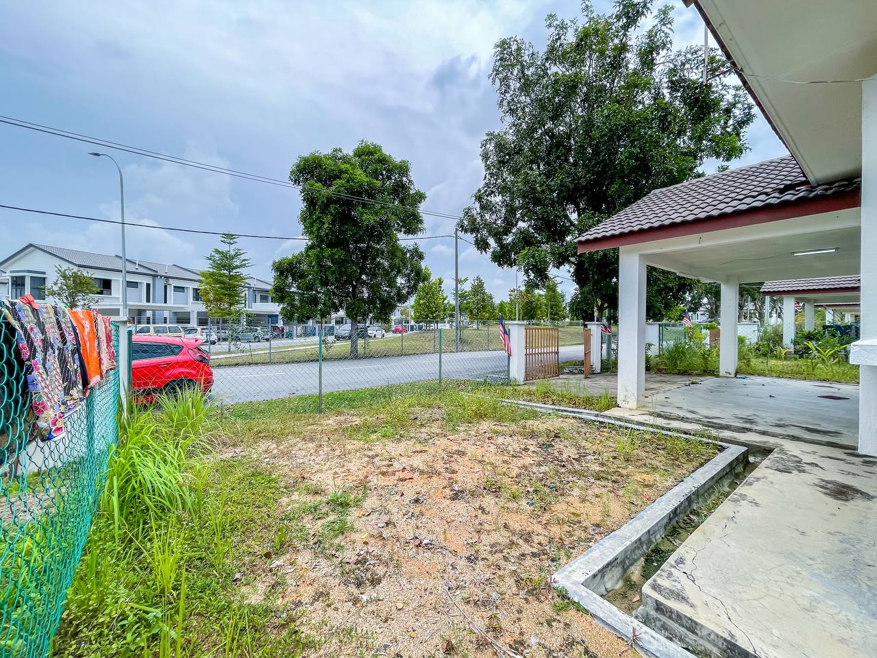FACING OPEN,  Single Storey Bungalow Mahkota Hills - photo 2