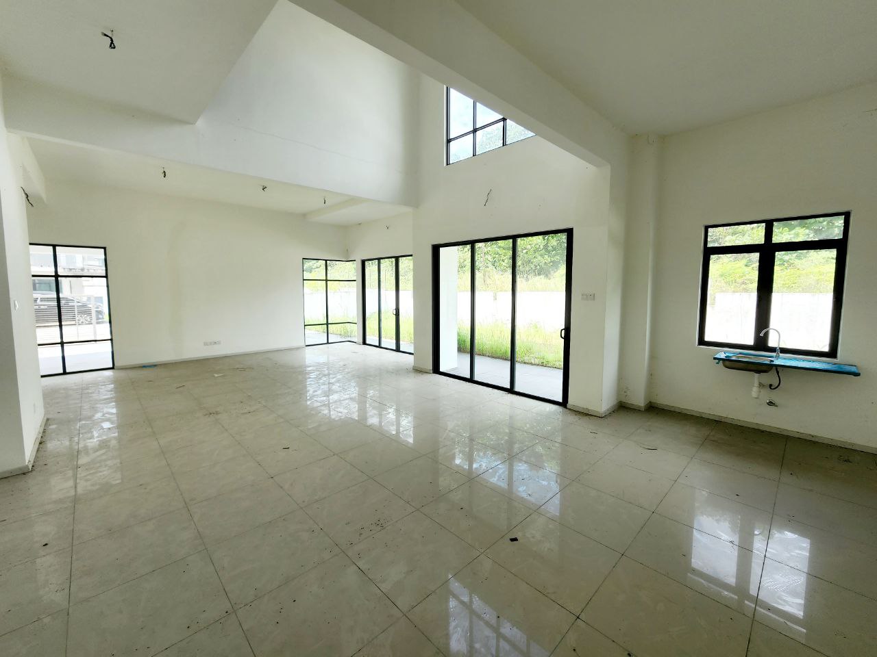 CORNER 3 STY BUNGALOW , LAMBAIAN RESIDENCE BANGI - photo 4