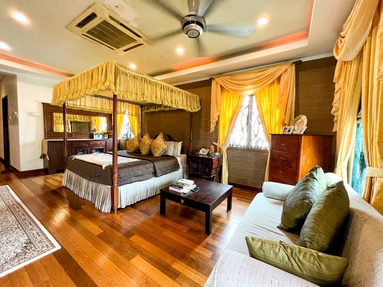 Spacious Bungalow SS12, 47500 Subang - photo 10