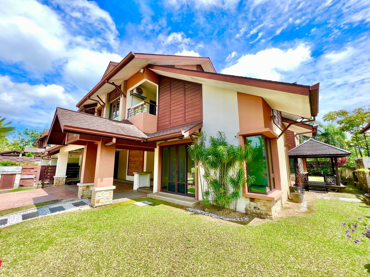 D Puncak, Bukit Jelutong Shah Alam
