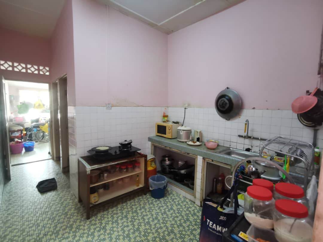 Petaling Indah Klang 1Sty  20x80 RM450k - photo 6