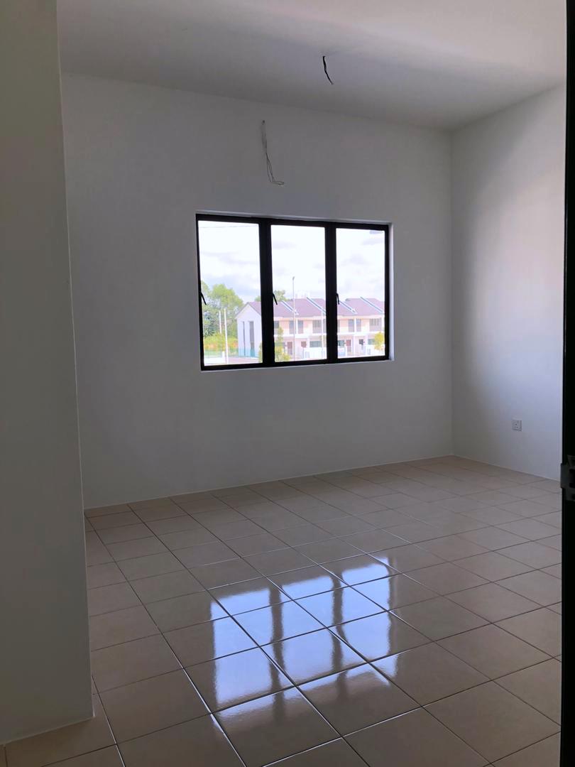 2 Storey Saujana Perdana Sungai Buloh - photo 2