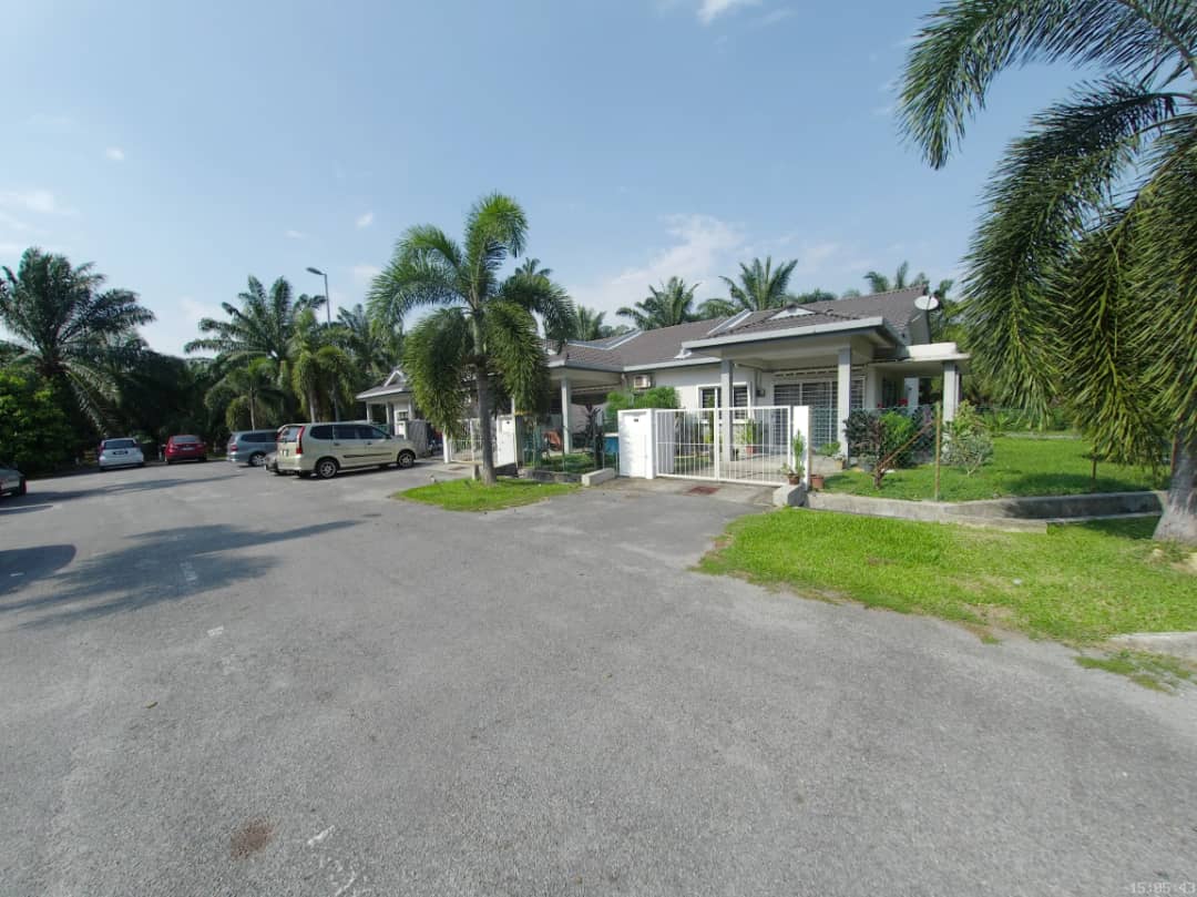Taman Cemara Kelanang Banting - photo 1