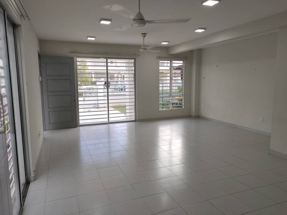 KITCHEN EXTENDED Semi-D Nusa Suria Puncak Alam - photo 3