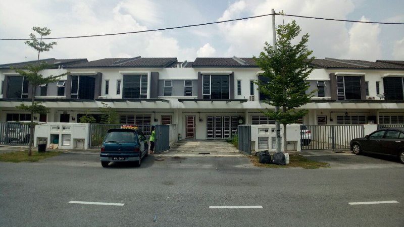 AQUILA PUNCAK ALAM - photo 1
