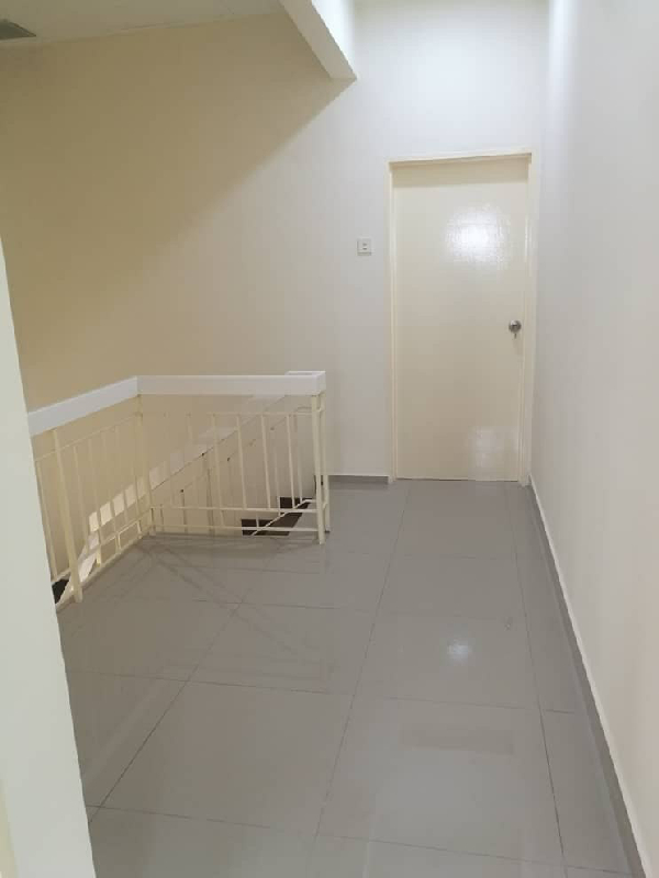 Double Storey Terrace House, Taman Aman Putra, Puchong. - photo 3