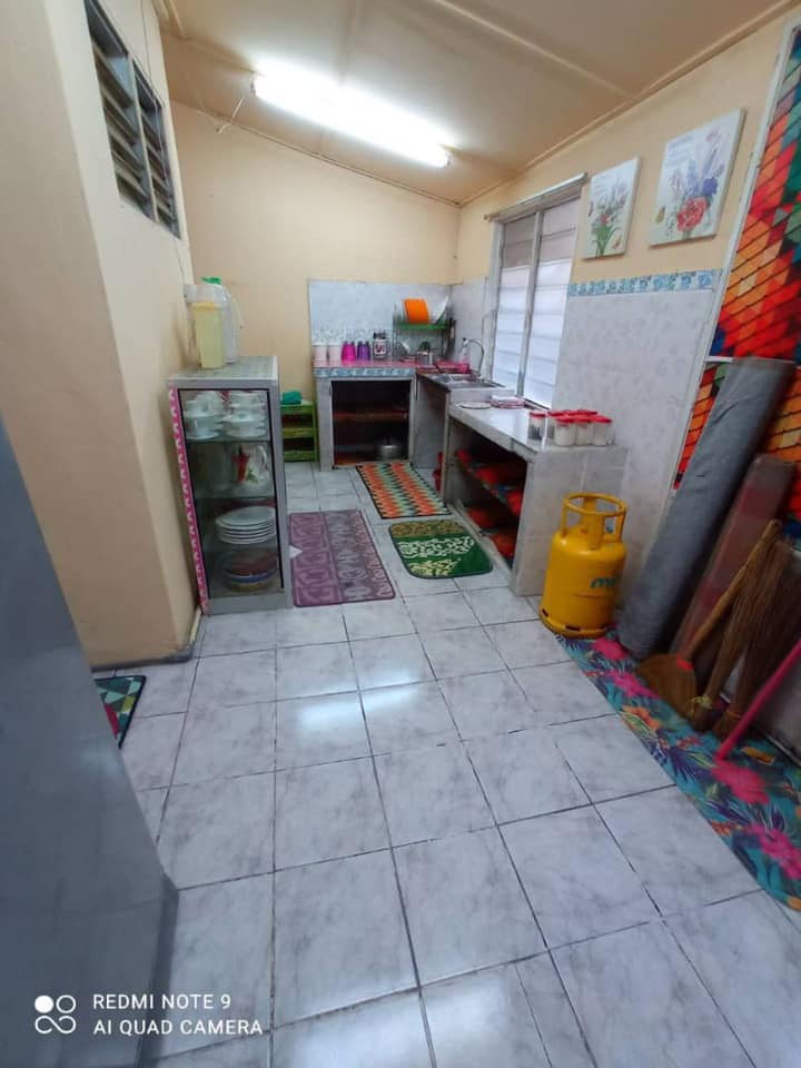DOUBLE STOREY TERRACE TAMAN KASIH SUNGAI SEKAMAT - photo 4