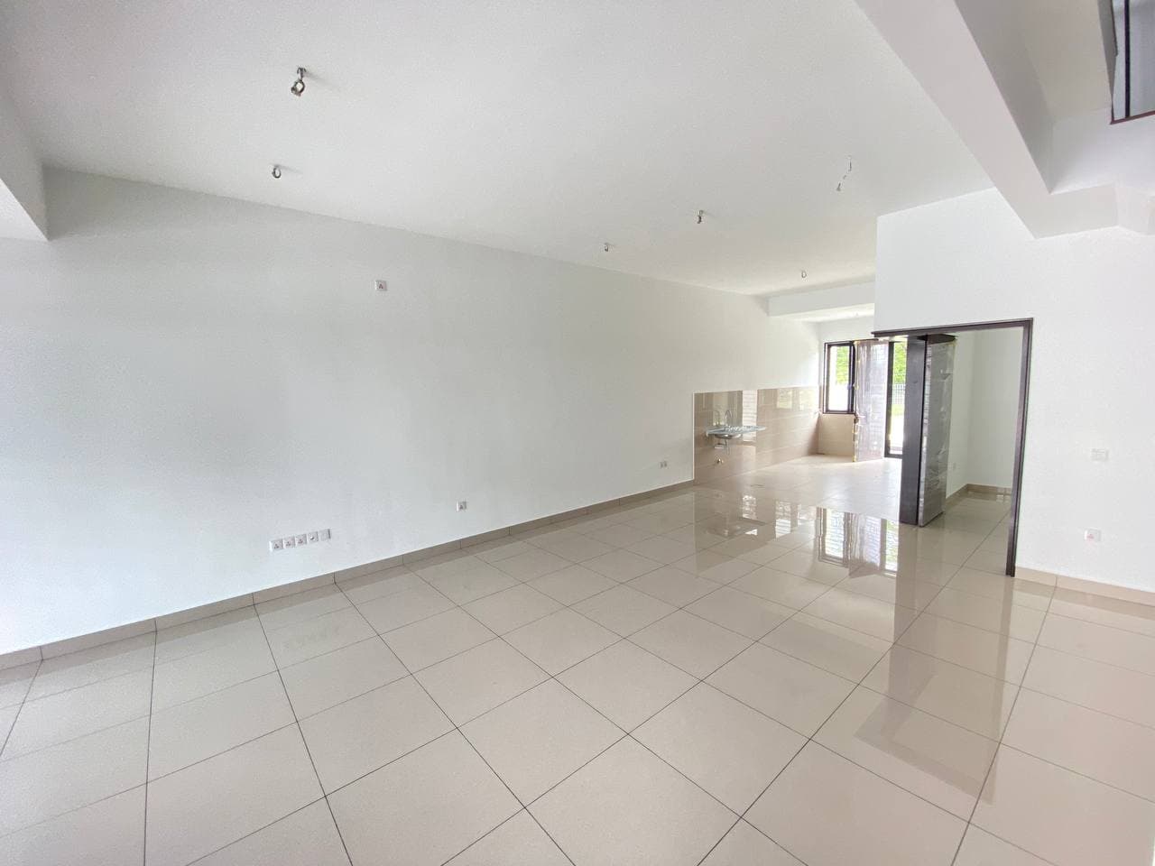 DOUBLE STOREY TERRACE HOUSE, ELMINA GREEN, SEK U17 - photo 3