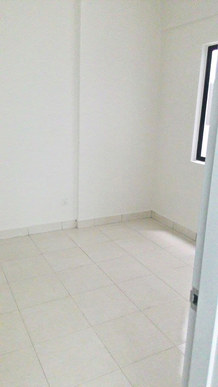 FACING POOL Suria Rafflesia Apartment Setia Alam - photo 3