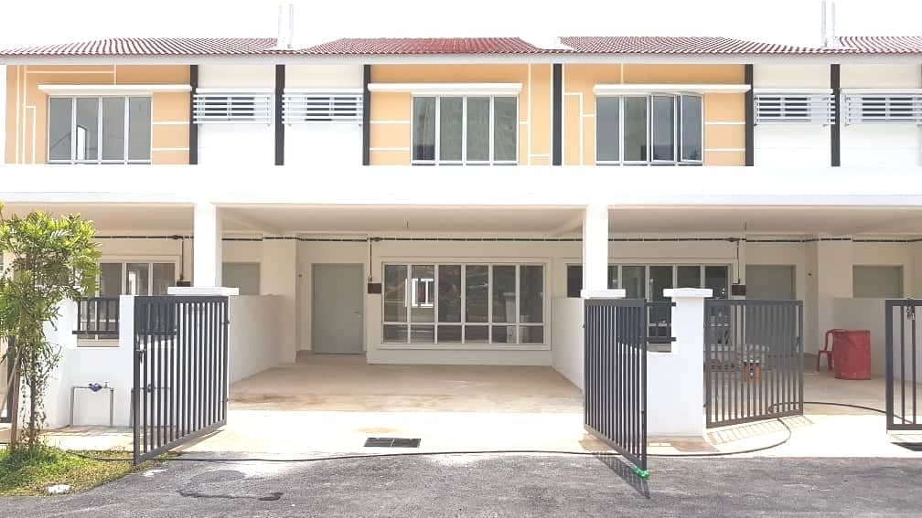 FACING OPEN PLAYGROUND, DOUBLE STOREY AT SEMENYIH