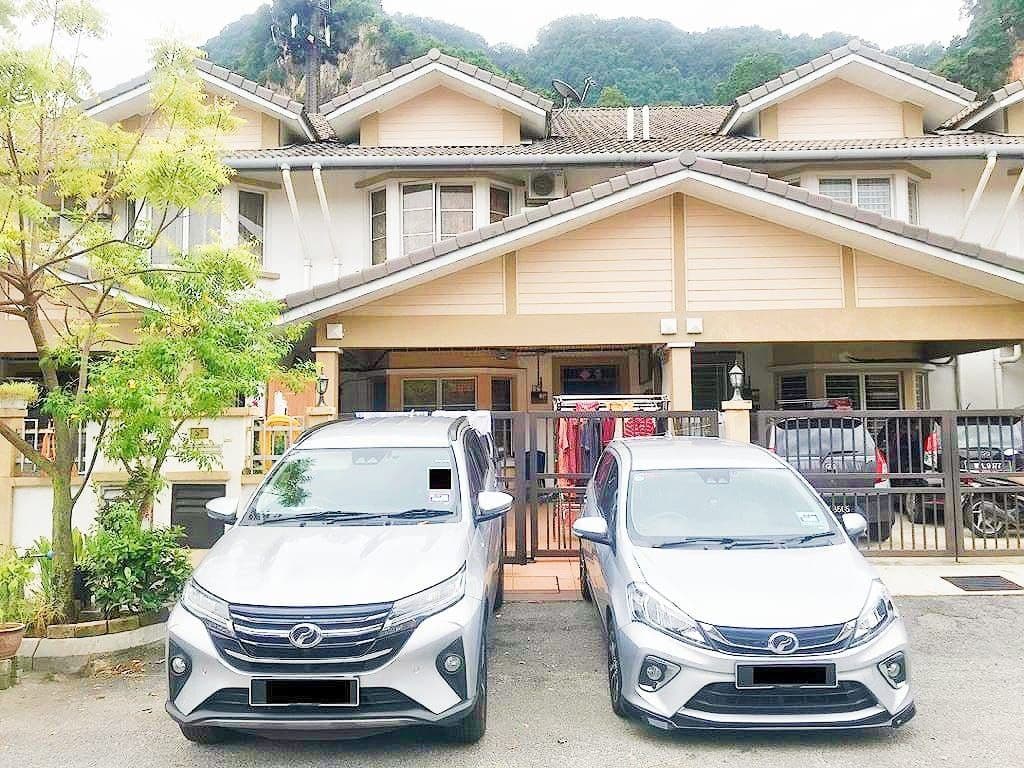 Fully Renovated Double Storey House Taman Gombak