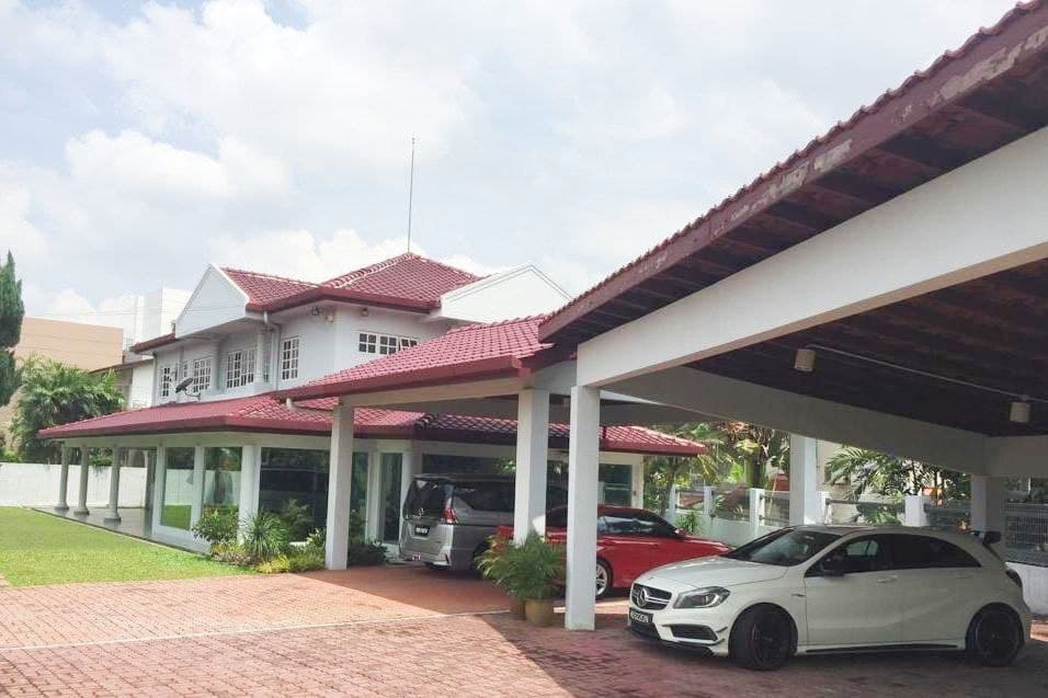 DOUBLE STOREY BUNGALOW SECTION 17 PETALING JAYA
