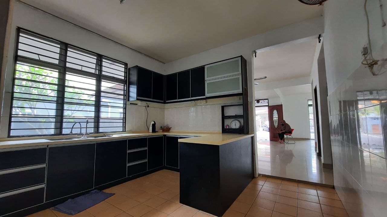 Double StyBungalow Saujana Impian Kitchen Extended - photo 11