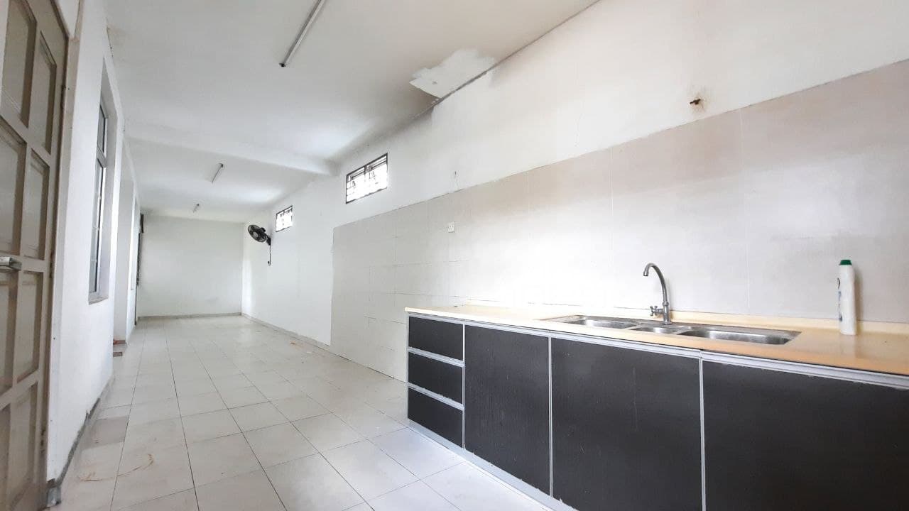 Double StyBungalow Saujana Impian Kitchen Extended - photo 12