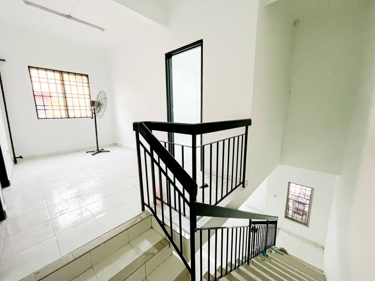 End Lot 2 Storey Taman Camellia, Bandar Putera - photo 3