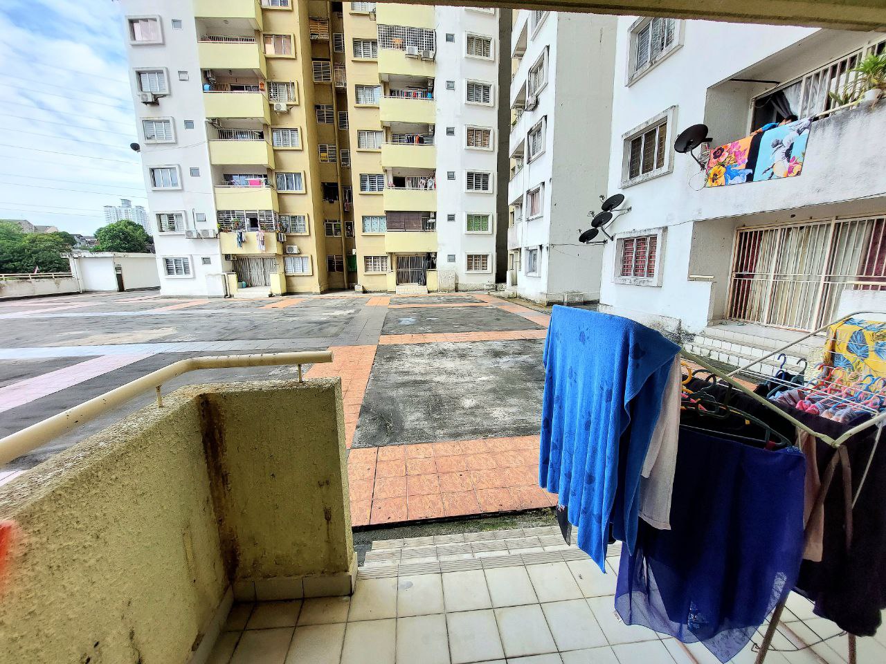 Low Floor Magna Ville Condominium Selayang - photo 3