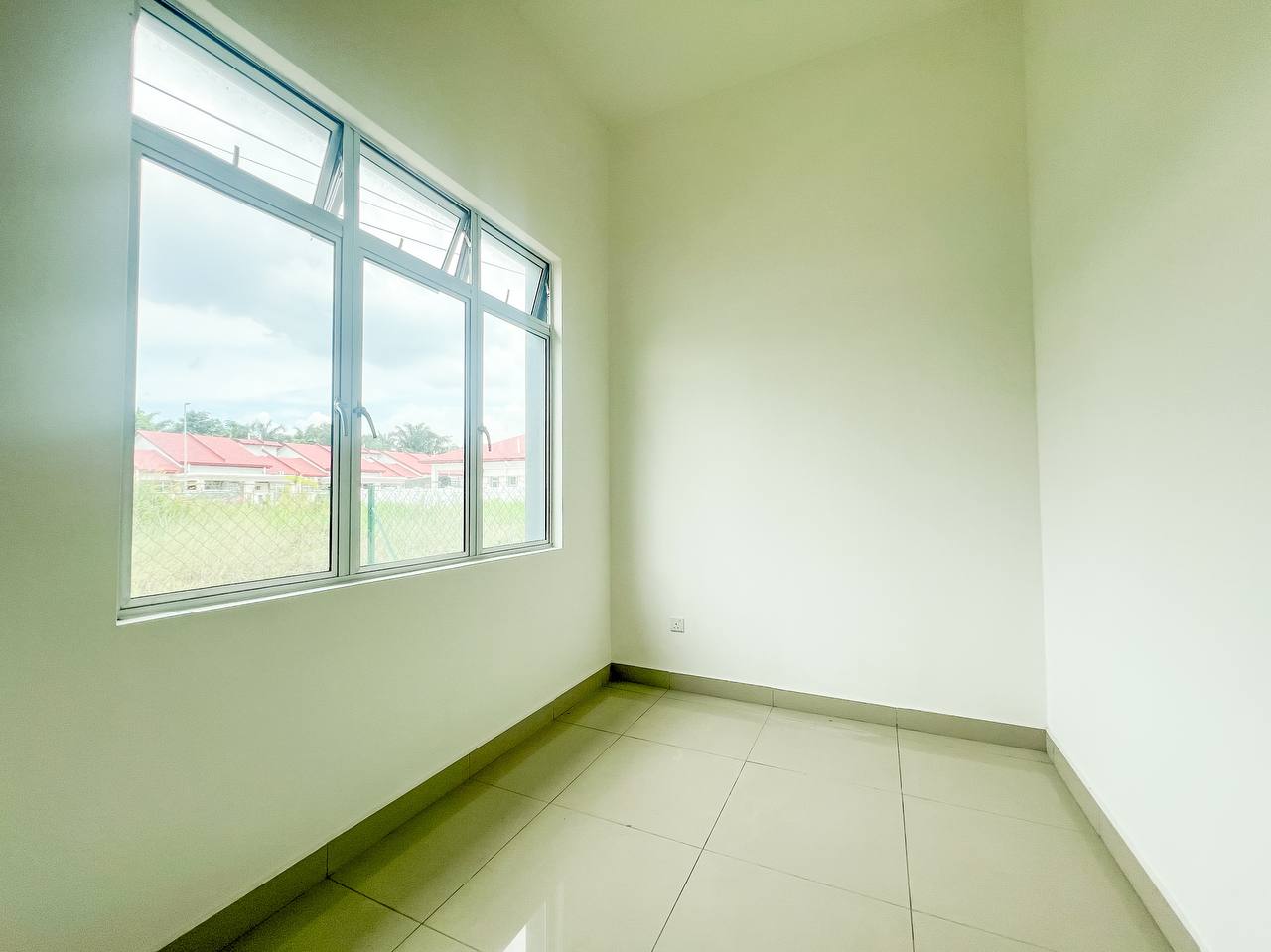 Single Storey Taman Bentara Teluk Panglima Garang - photo 8