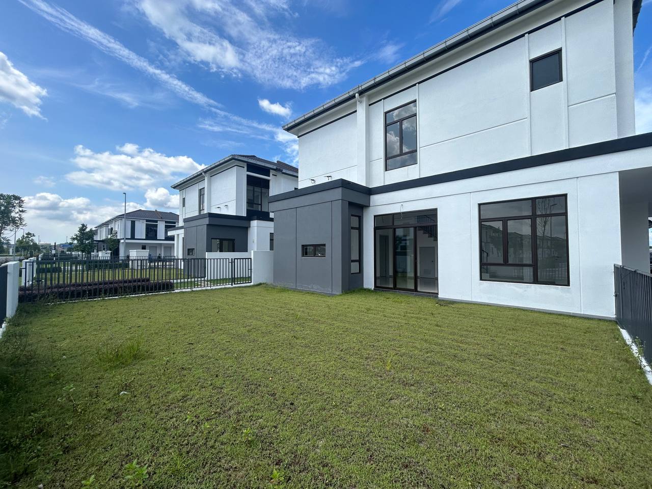 CORNER LOT 2 Storey Garden Home REGENT GARDEN - photo 2
