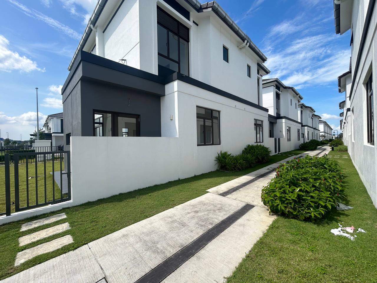 CORNER LOT 2 Storey Garden Home REGENT GARDEN - photo 9