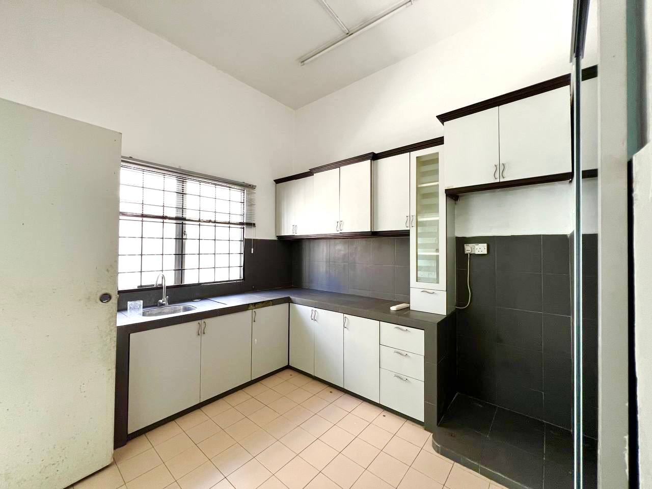 DOUBLE STOREY BUNGALOW, BANDAR TASIK PUTERI - photo 3