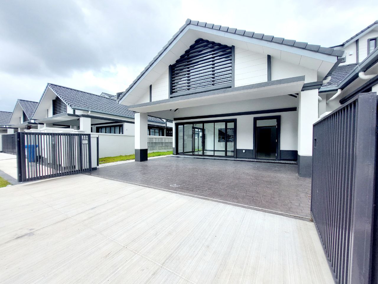 2 Storey Semi D Heavea Elmina Garden - photo 2