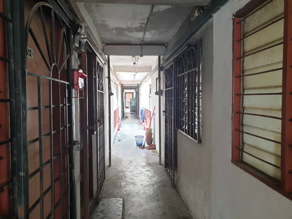 Flat Blok 49 Seksyen 7, Shah Alam - photo 3