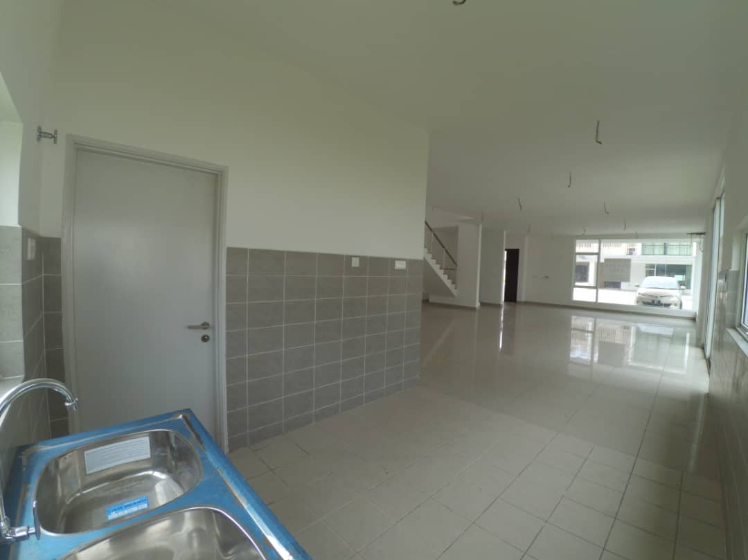2 ST SEMI D CORNER UNIT Cassia, Garden Residence - photo 10