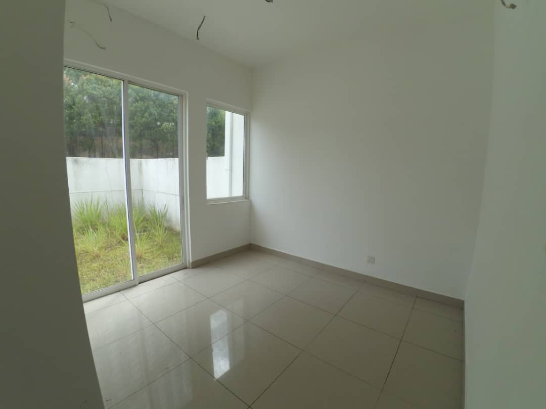 2 ST SEMI D CORNER UNIT Cassia, Garden Residence - photo 3