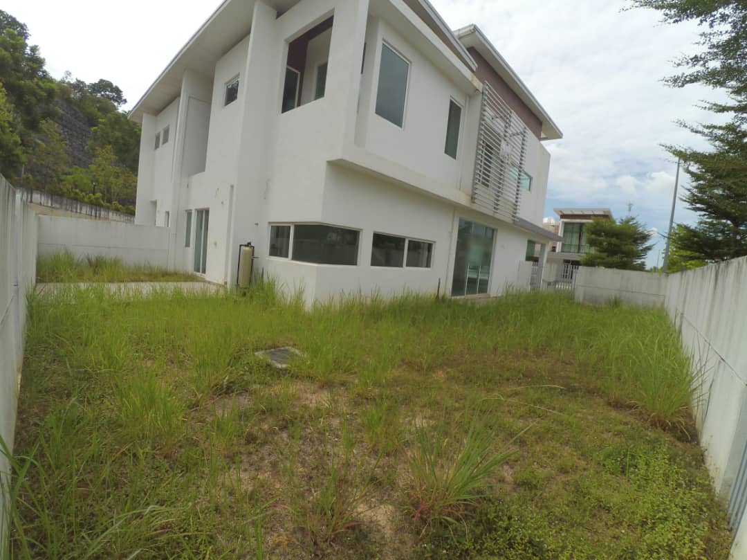 2 ST SEMI D CORNER UNIT Cassia, Garden Residence - photo 2